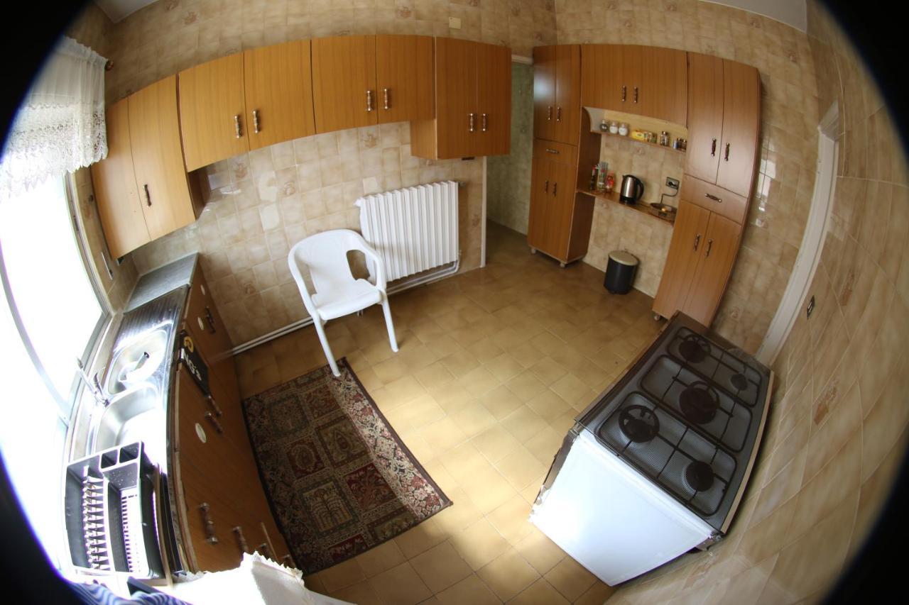 Alice & Andrew Apt. Few Steps To Madaba Old City Center Exterior photo